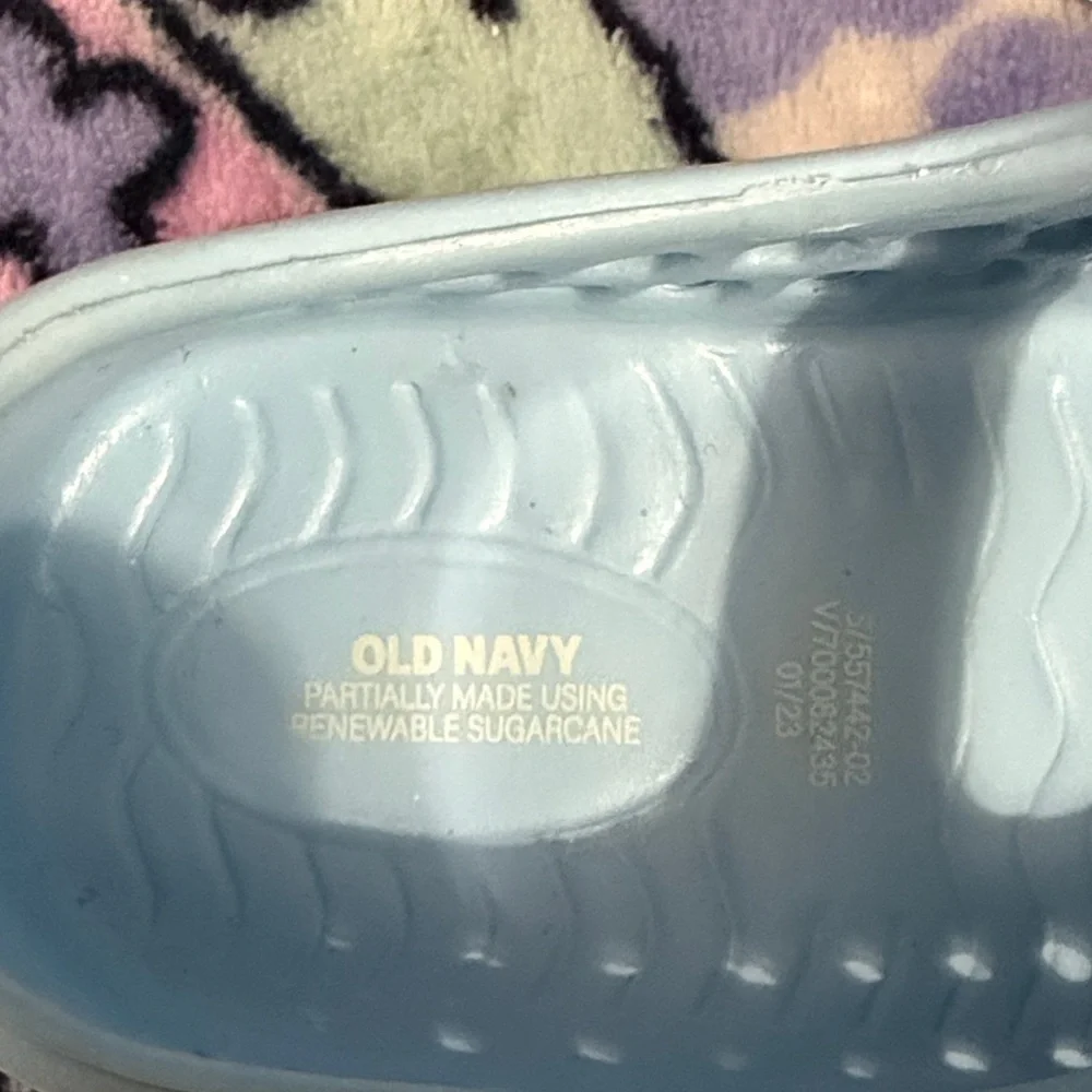 Old Navy Kids Light Blue and White Water Shoes